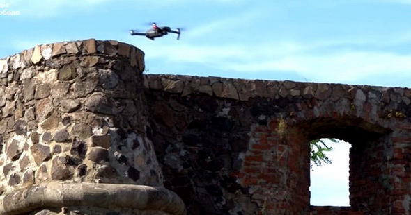 В Ужгородском замке состоялись гонки на дронах